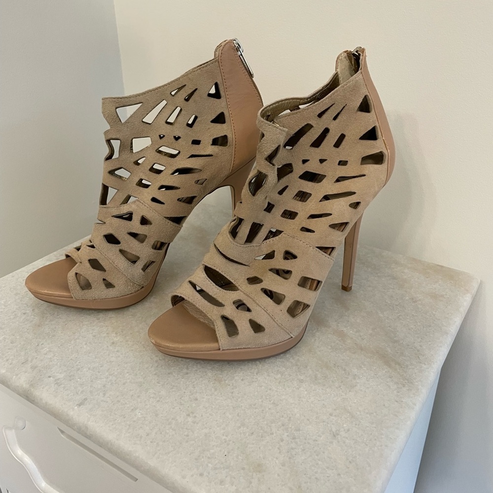 Sam Edelman nude heels